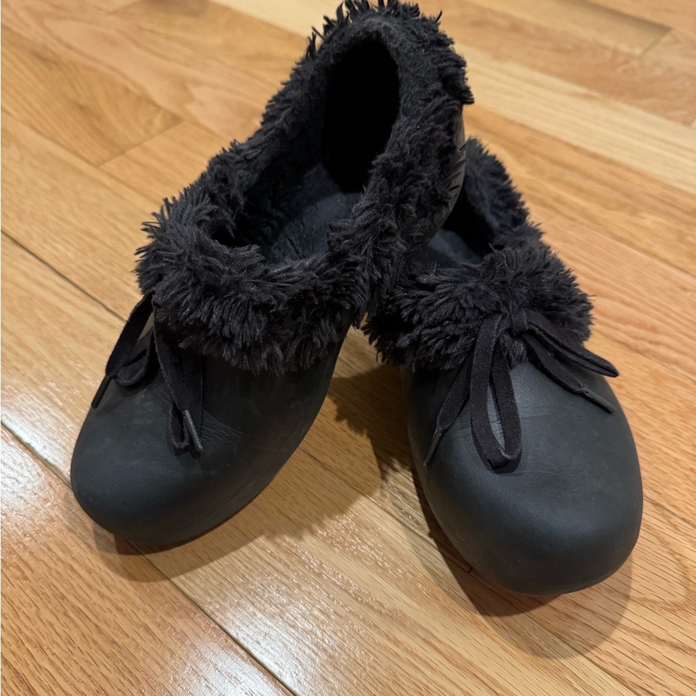 CROCS Black and Pink Faux Fur Lined Footwear